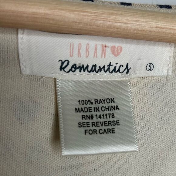 Urban Outfitters Urban Romantics animal print polka dot crop Blouse size small - Picture 7 of 8